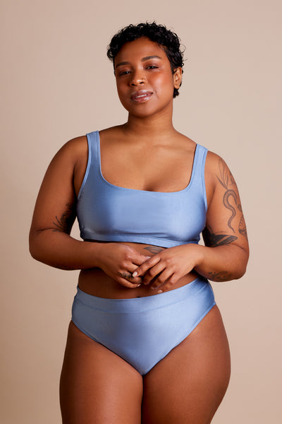 Eastcoast|Elise is 5’2 (36C - 28-30) and wearing L - Auguste Bikini Top|STL-1