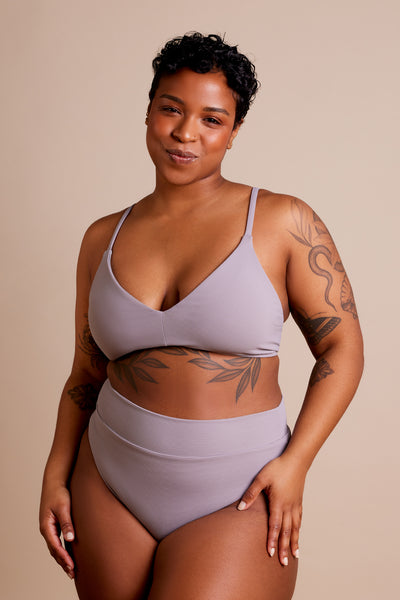 Harbor|Elise is 5’2 (36C - 28-30) and wearing XL - Bonnie Bikini Top|STL-6