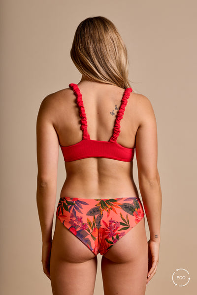Tropic|Engie is 5'7 and wearing S - Daisy Bikini Bottom|STL-4
