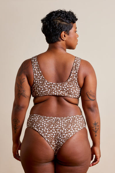 Bois de santal|Elise is 5’2 (36C - 28-30) and wearing XXL - Roberta Bikini Top|STL-2