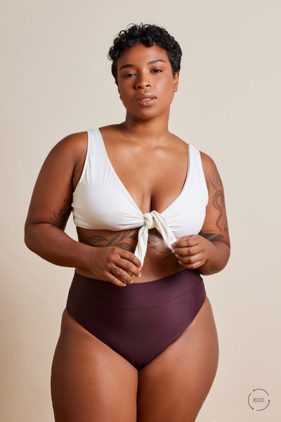 Noyer|Elise is 5’2 (36C - 28-30) and wearing XXL - Yvonne Bikini Bottom|STL-2