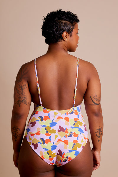 Crush|Elise is 5’2 (36C - 28-30) and wearing L - Ruben One-Piece Swimsuit