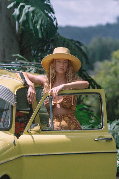 Yellow Cord|Holiday Bucket - Lack of Color